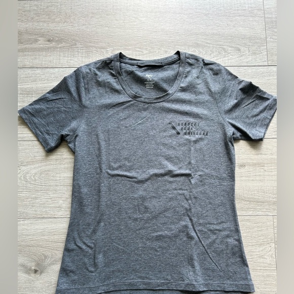 RYU, short sleeve tee, size:US:S - Picture 3 of 3